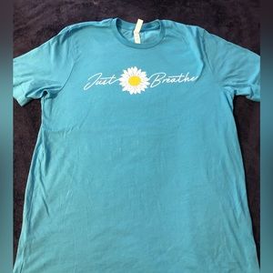 Bella Canvas Just Breathe with daisy women’s xl tshirt. Teal. Gently preowned